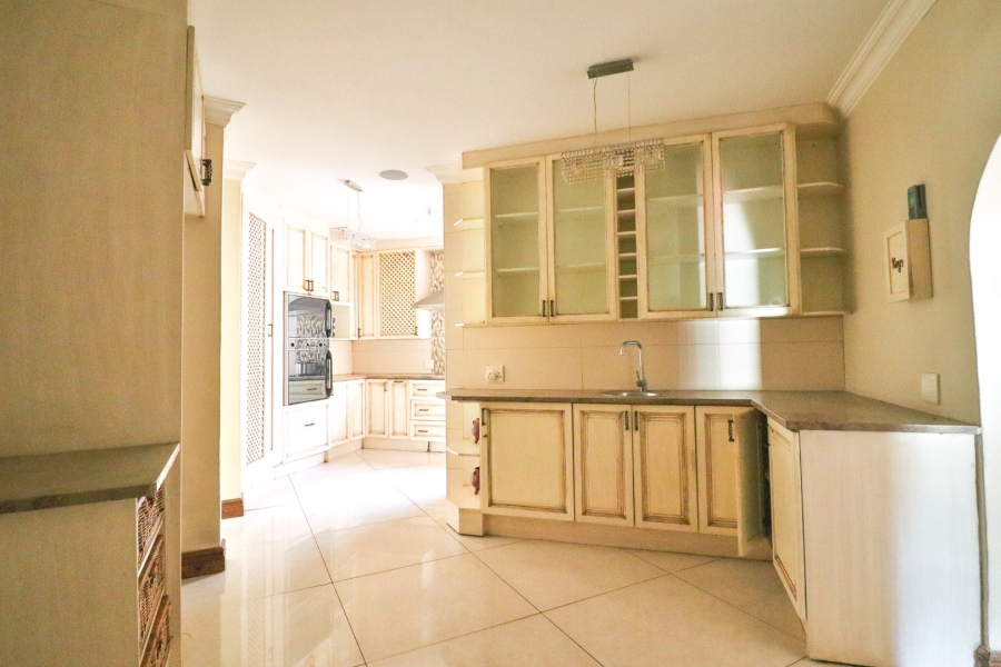 8 Bedroom Property for Sale in Garsfontein Gauteng