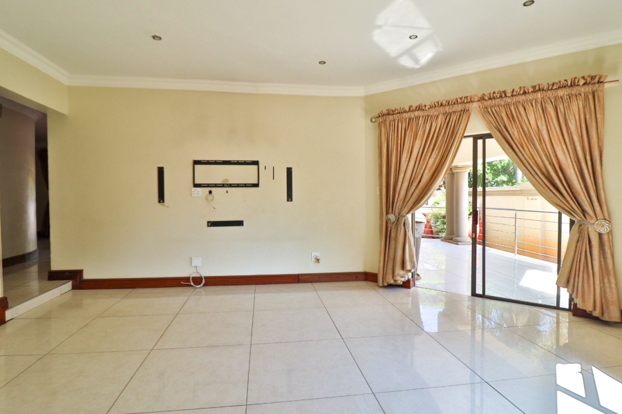 8 Bedroom Property for Sale in Garsfontein Gauteng