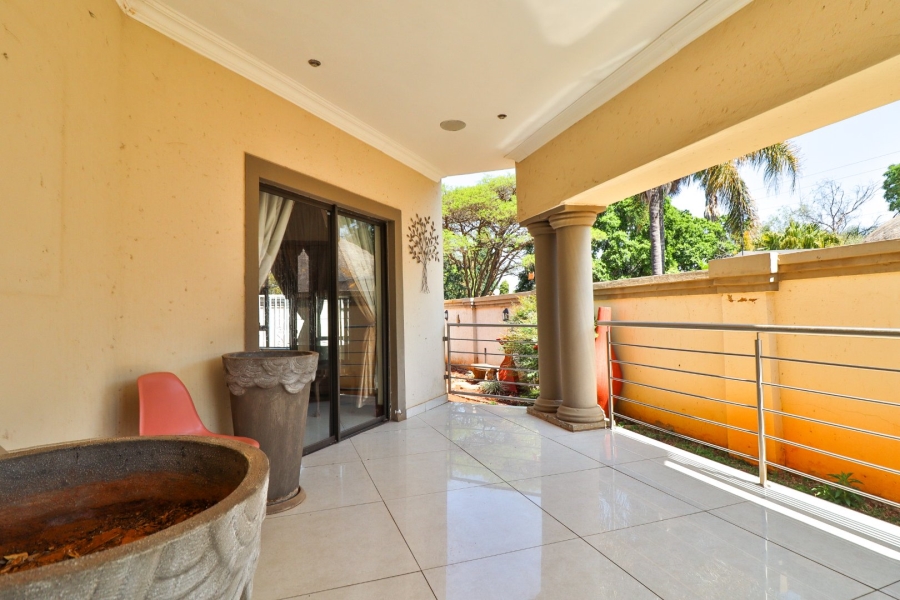 8 Bedroom Property for Sale in Garsfontein Gauteng