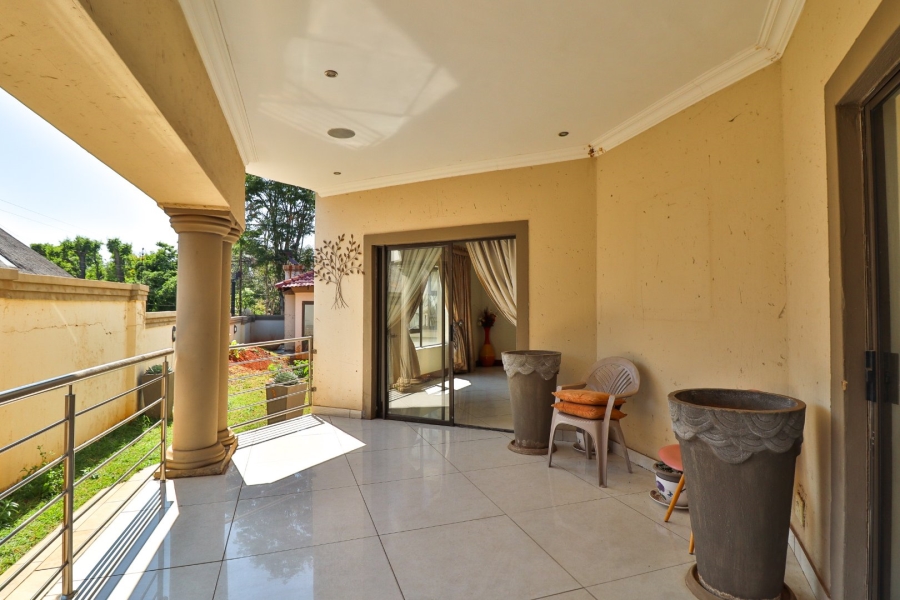 8 Bedroom Property for Sale in Garsfontein Gauteng