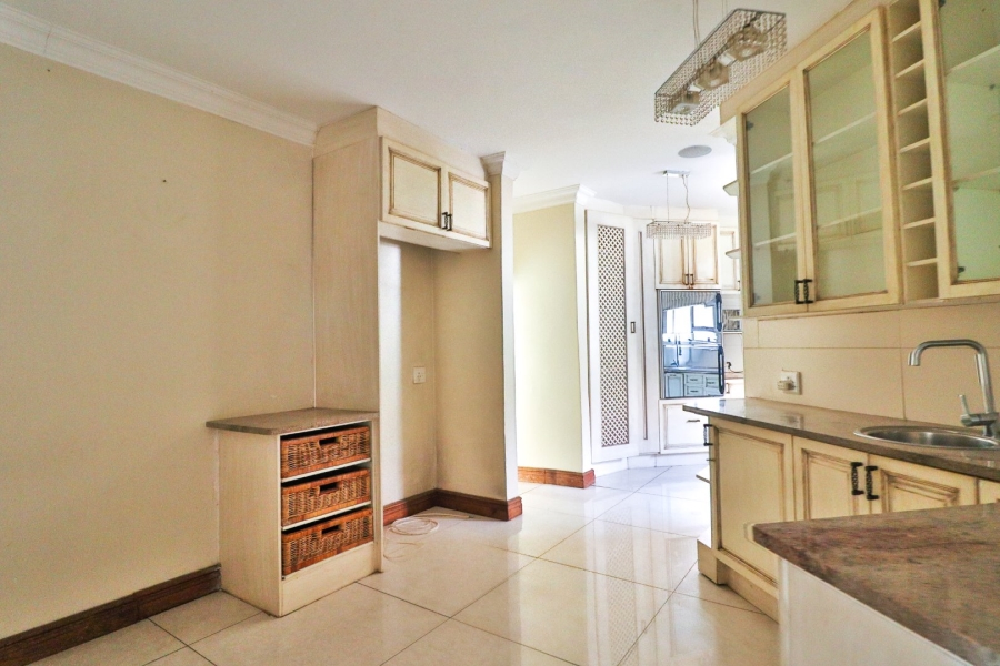 8 Bedroom Property for Sale in Garsfontein Gauteng