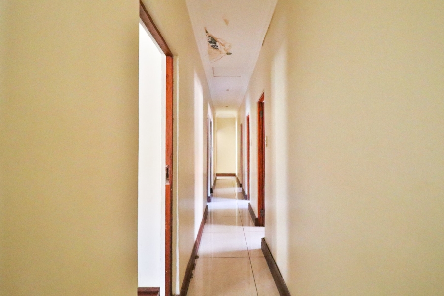 8 Bedroom Property for Sale in Garsfontein Gauteng