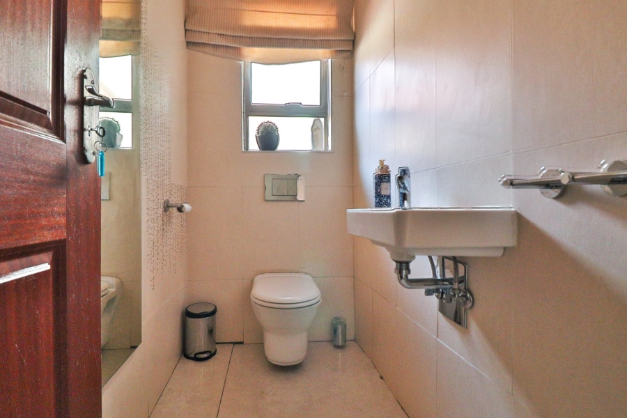 8 Bedroom Property for Sale in Garsfontein Gauteng