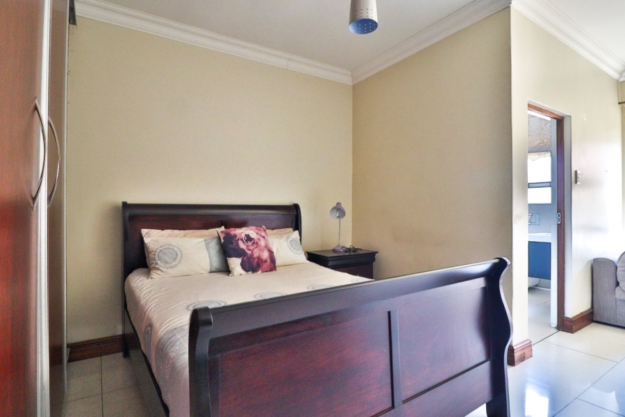 8 Bedroom Property for Sale in Garsfontein Gauteng