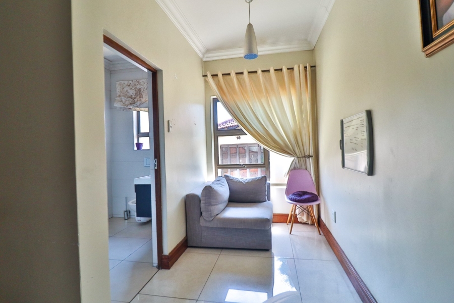 8 Bedroom Property for Sale in Garsfontein Gauteng