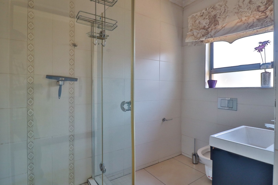 8 Bedroom Property for Sale in Garsfontein Gauteng