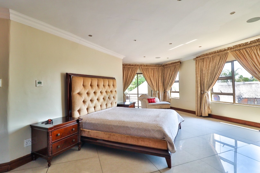 8 Bedroom Property for Sale in Garsfontein Gauteng