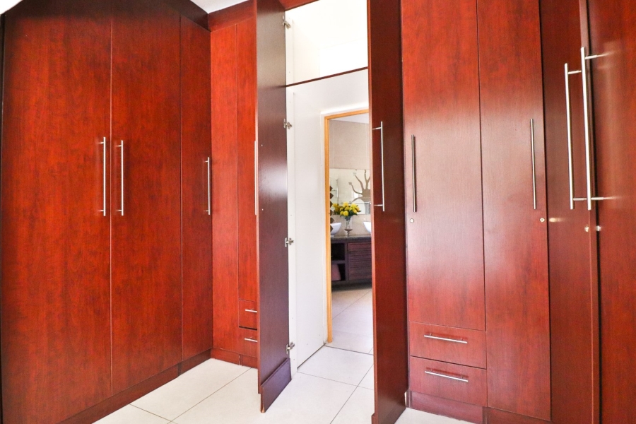 8 Bedroom Property for Sale in Garsfontein Gauteng