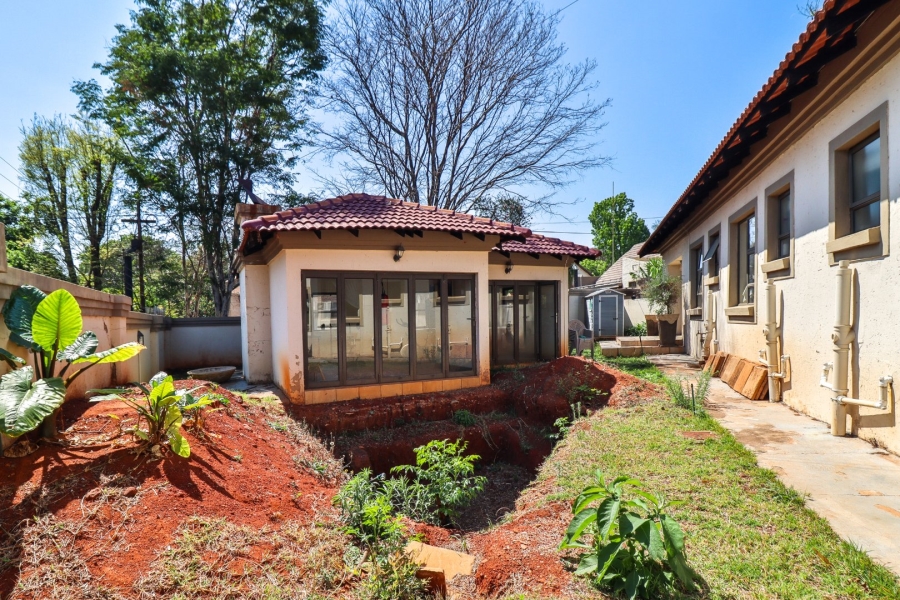 8 Bedroom Property for Sale in Garsfontein Gauteng