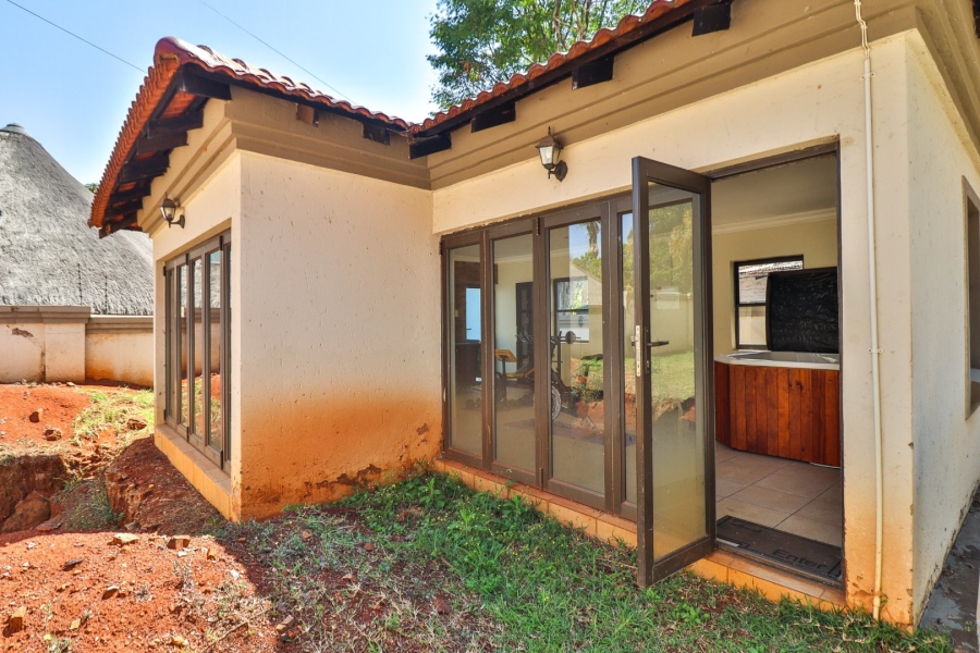 8 Bedroom Property for Sale in Garsfontein Gauteng