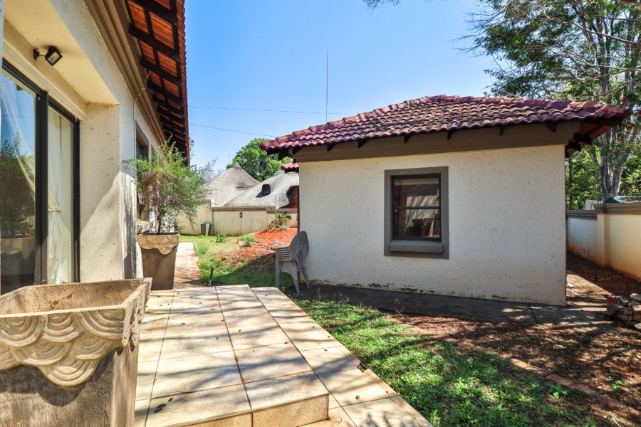 8 Bedroom Property for Sale in Garsfontein Gauteng