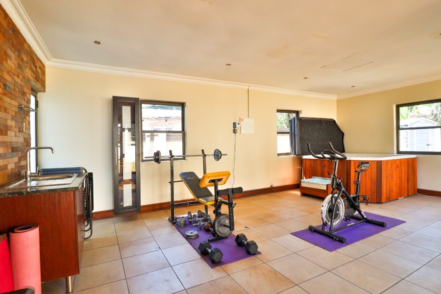 8 Bedroom Property for Sale in Garsfontein Gauteng