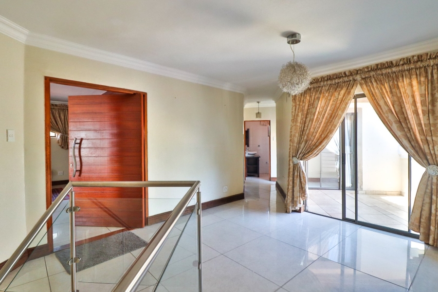 8 Bedroom Property for Sale in Garsfontein Gauteng