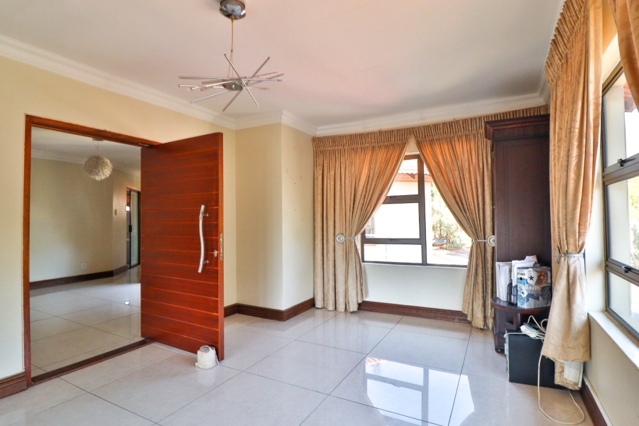 8 Bedroom Property for Sale in Garsfontein Gauteng