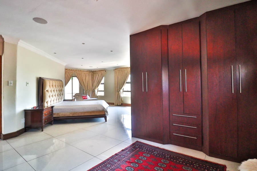 8 Bedroom Property for Sale in Garsfontein Gauteng