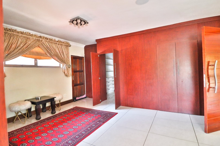 8 Bedroom Property for Sale in Garsfontein Gauteng