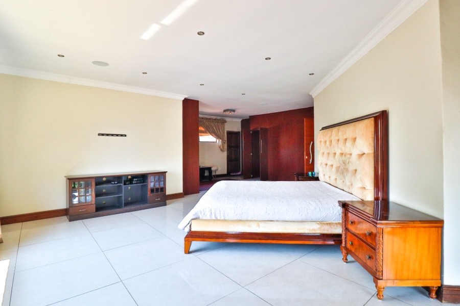 8 Bedroom Property for Sale in Garsfontein Gauteng