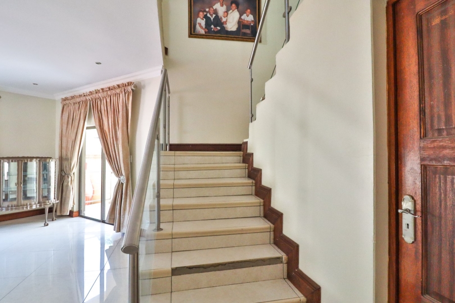8 Bedroom Property for Sale in Garsfontein Gauteng