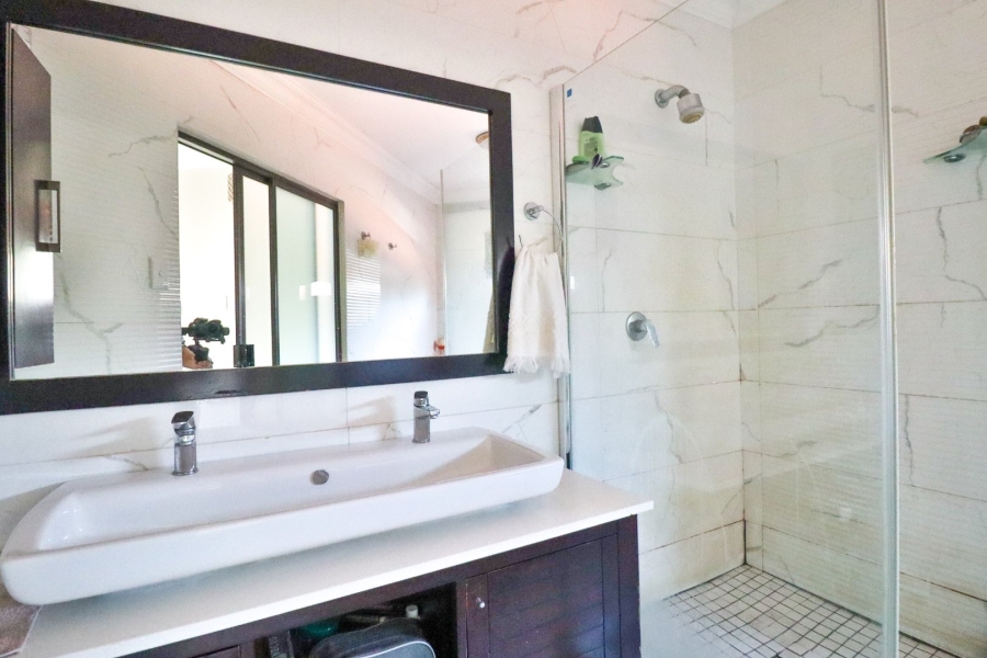8 Bedroom Property for Sale in Garsfontein Gauteng