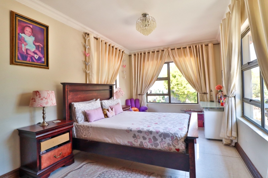 8 Bedroom Property for Sale in Garsfontein Gauteng