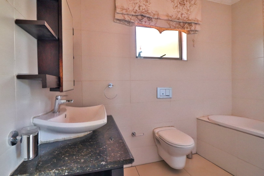 8 Bedroom Property for Sale in Garsfontein Gauteng