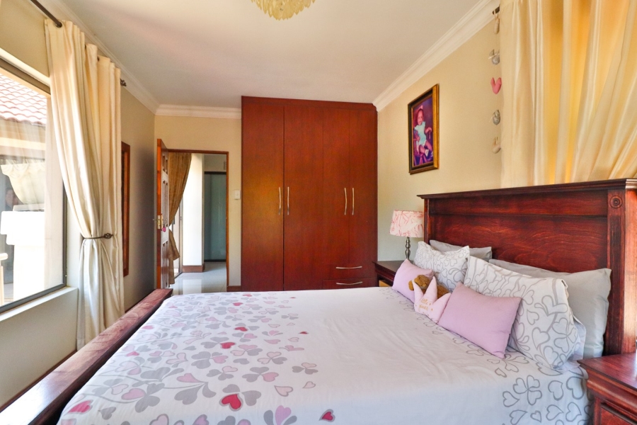 8 Bedroom Property for Sale in Garsfontein Gauteng