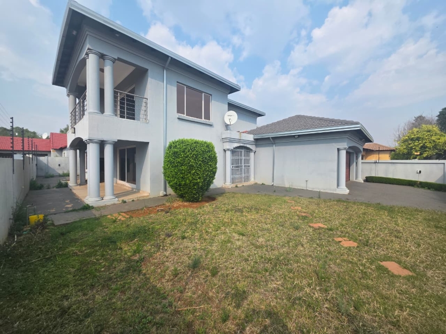 5 Bedroom Property for Sale in Doornpoort Gauteng