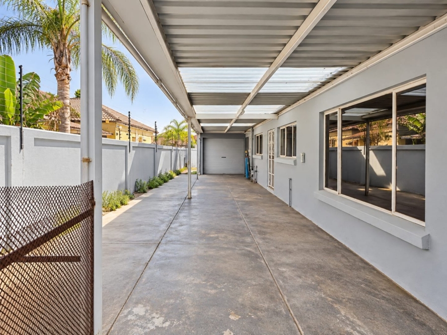 5 Bedroom Property for Sale in Doornpoort Gauteng