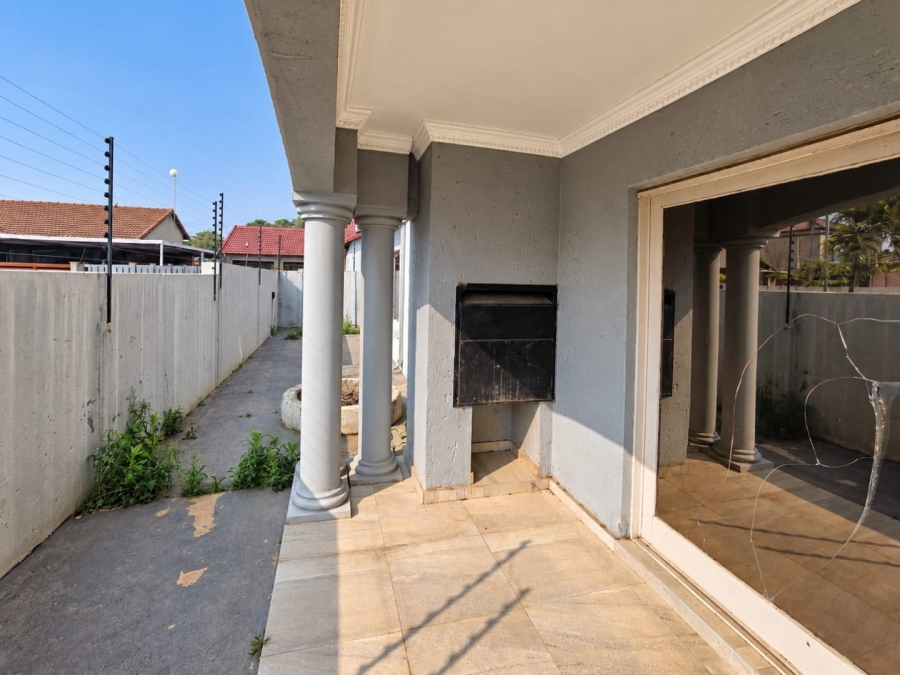 5 Bedroom Property for Sale in Doornpoort Gauteng