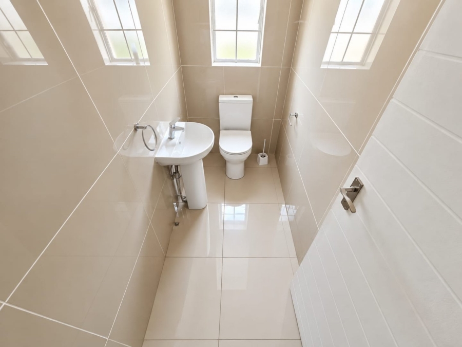 5 Bedroom Property for Sale in Doornpoort Gauteng