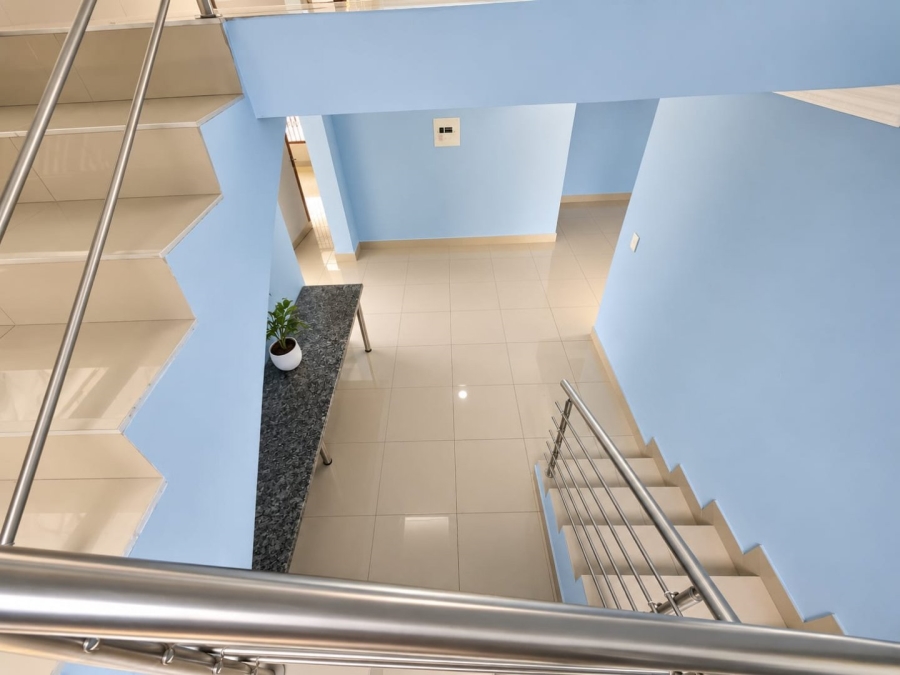 5 Bedroom Property for Sale in Doornpoort Gauteng