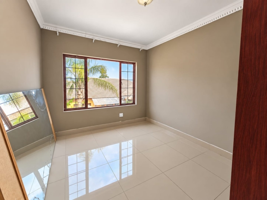 5 Bedroom Property for Sale in Doornpoort Gauteng