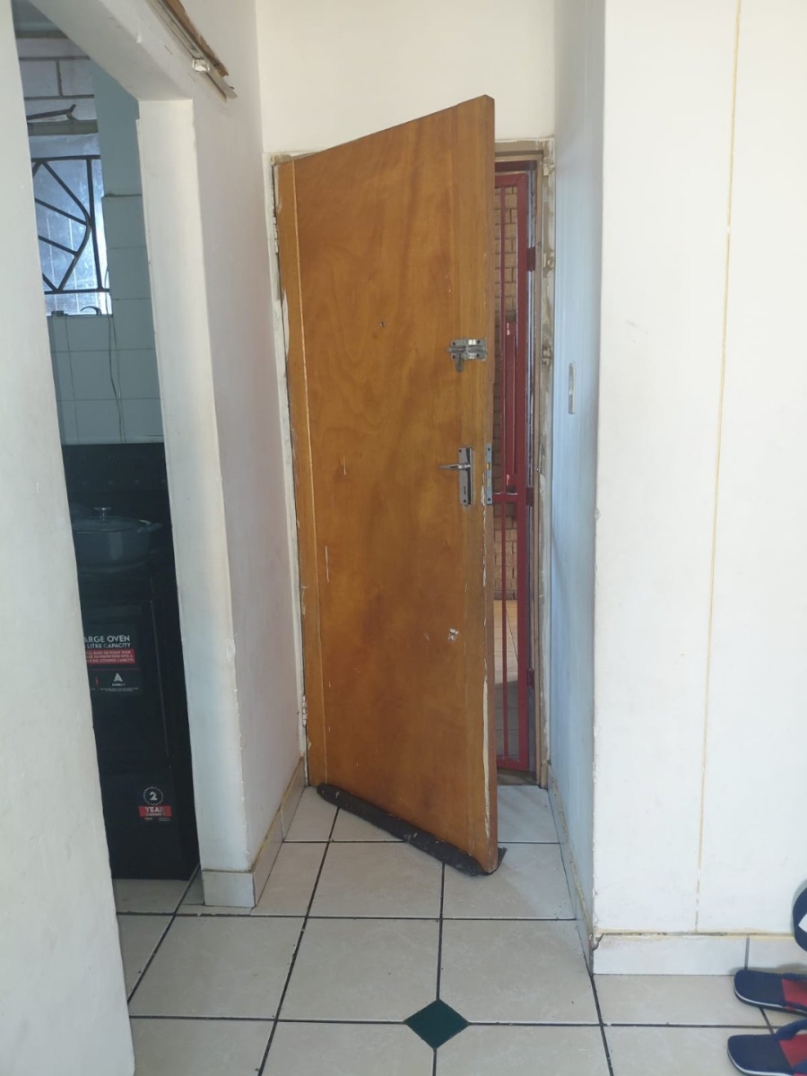 2 Bedroom Property for Sale in Pretoria West Gauteng
