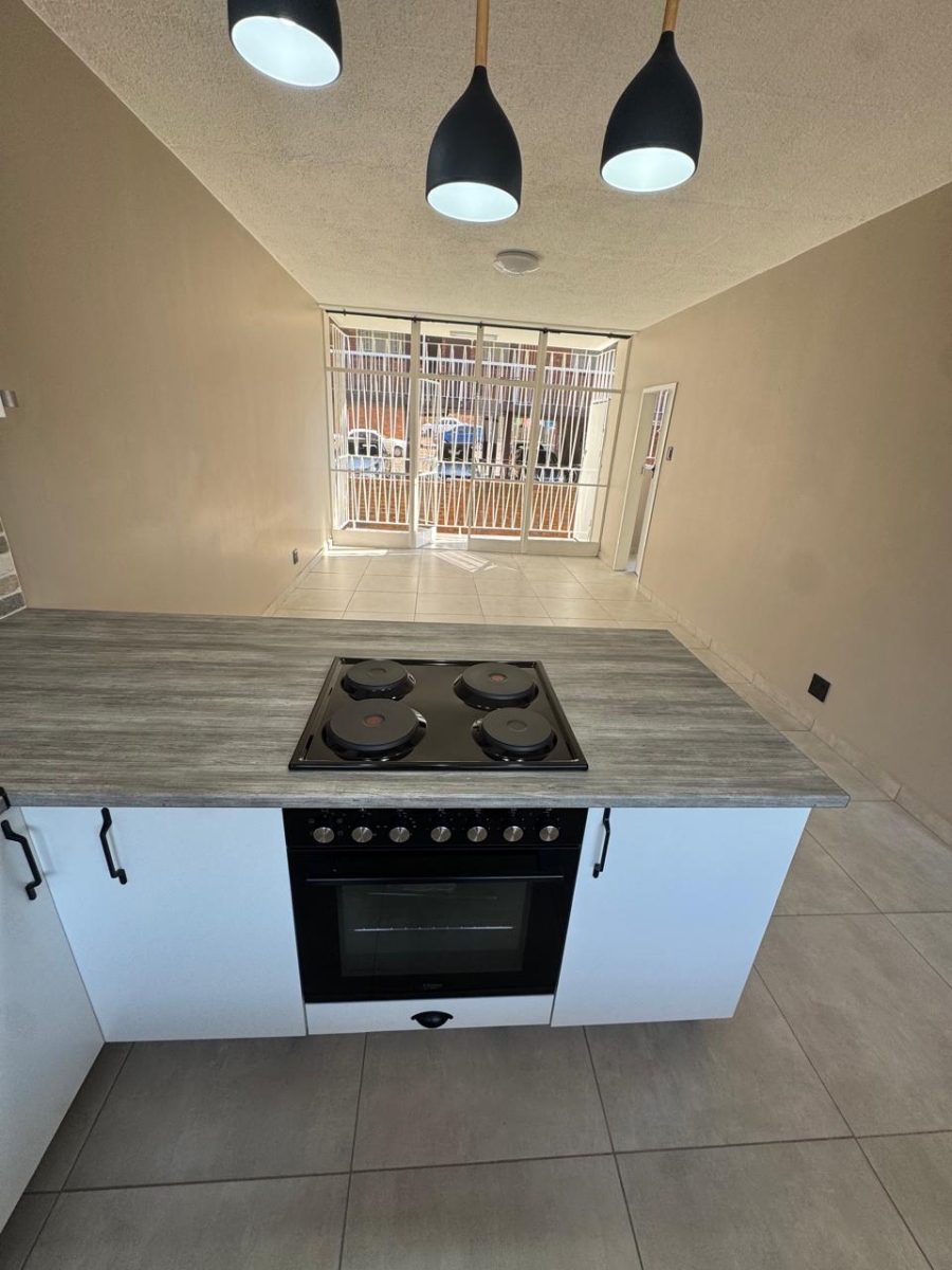 1 Bedroom Property for Sale in Wonderboom South Gauteng