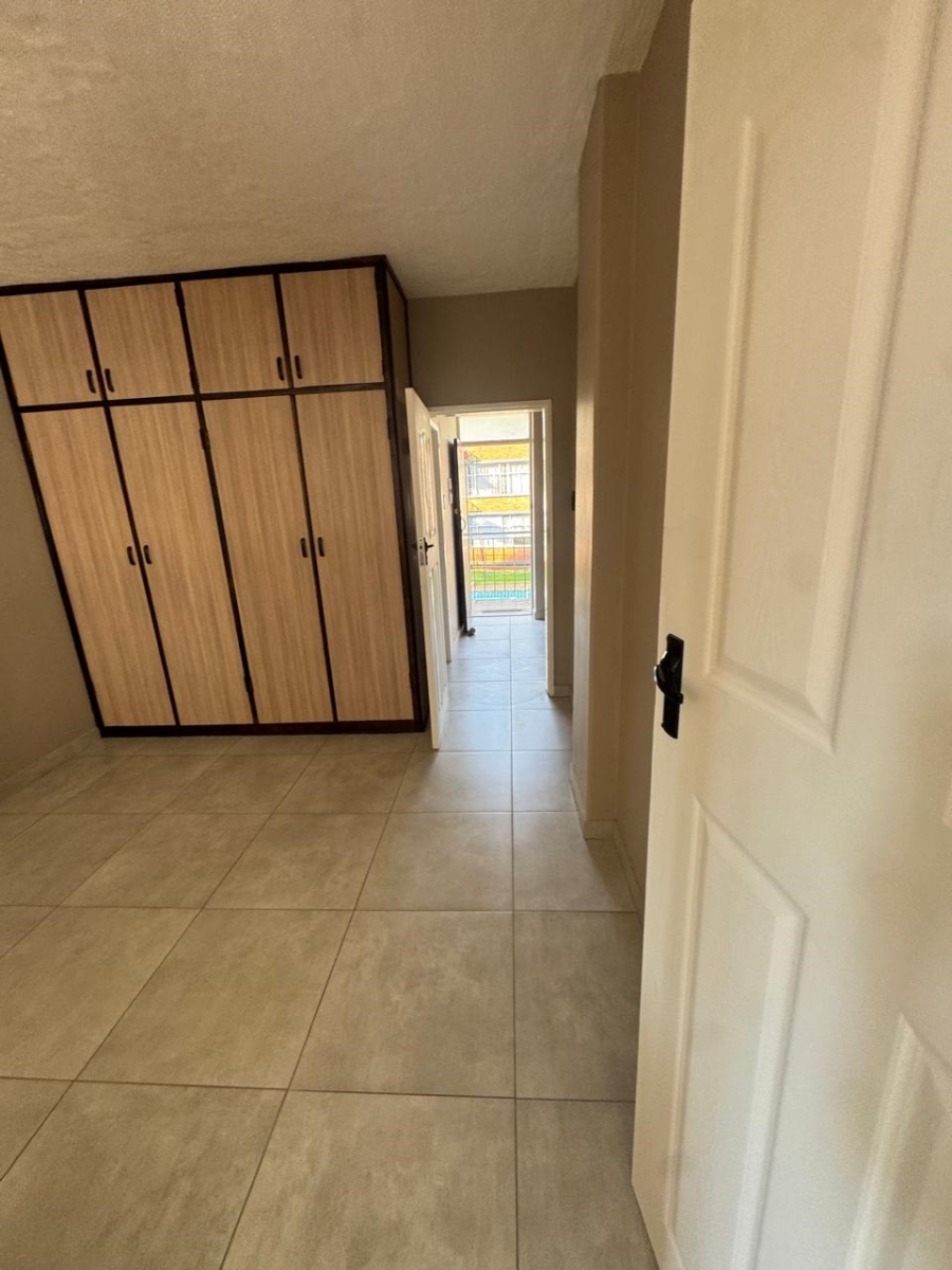 1 Bedroom Property for Sale in Wonderboom South Gauteng