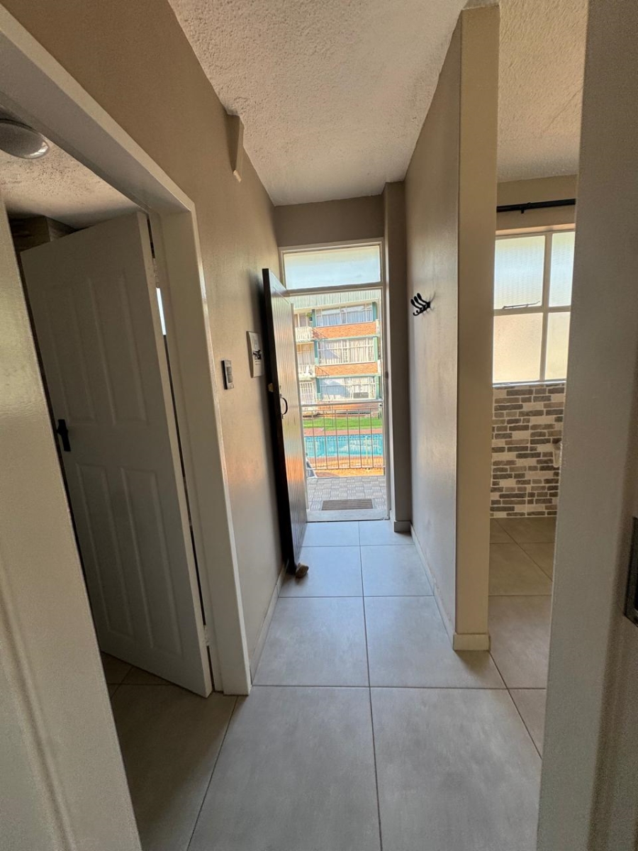 1 Bedroom Property for Sale in Wonderboom South Gauteng