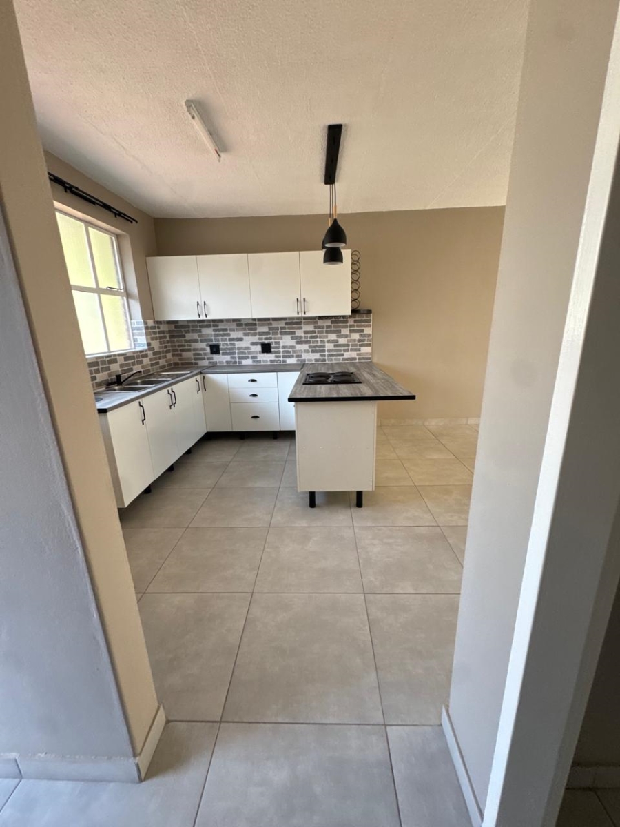 1 Bedroom Property for Sale in Wonderboom South Gauteng