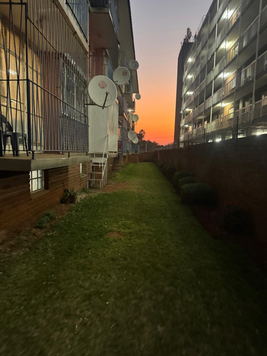 1 Bedroom Property for Sale in Wonderboom South Gauteng