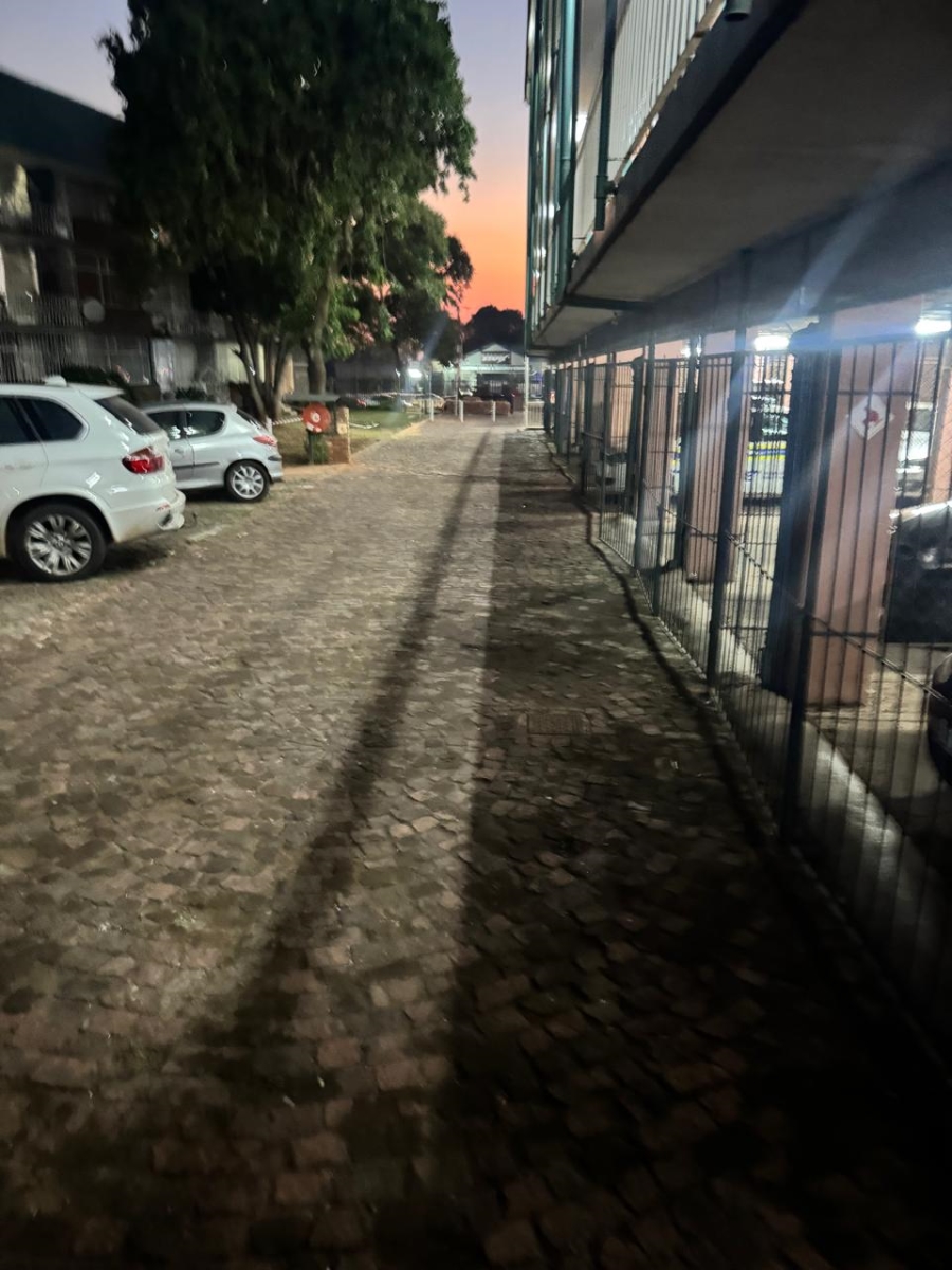 1 Bedroom Property for Sale in Wonderboom South Gauteng
