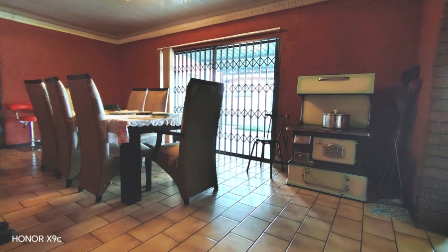 Commercial Property for Sale in Boltonwold Gauteng