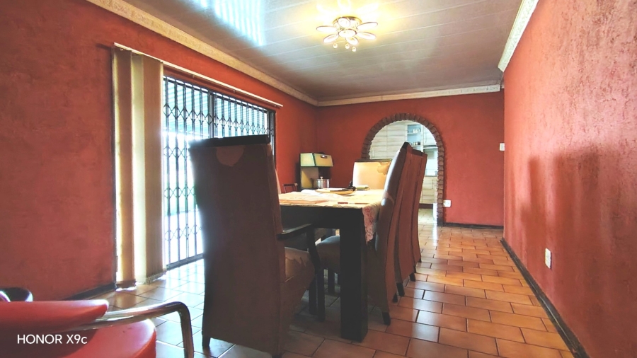 Commercial Property for Sale in Boltonwold Gauteng