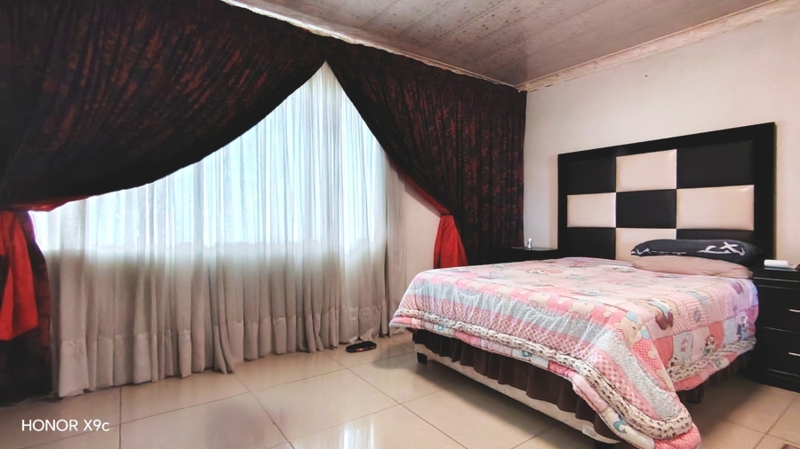 Commercial Property for Sale in Boltonwold Gauteng