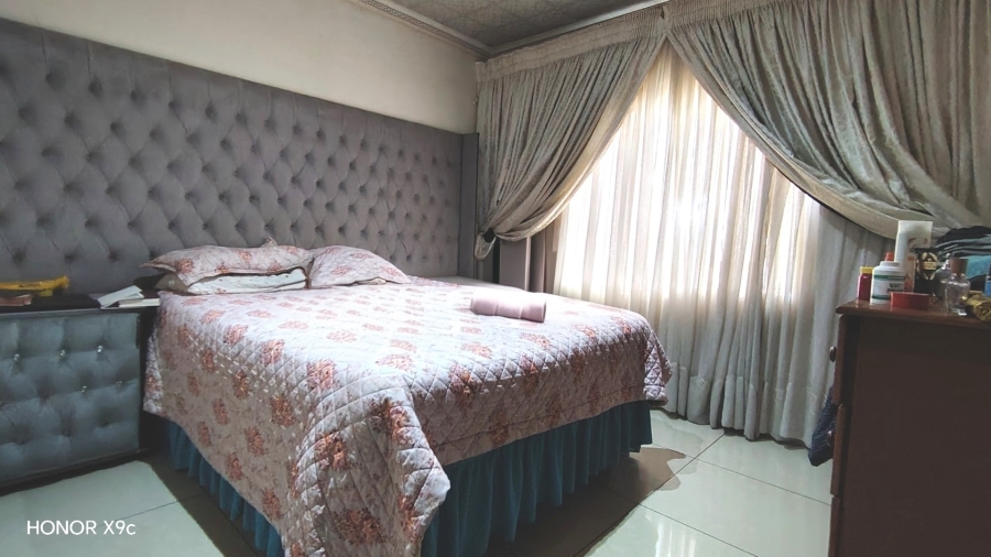 Commercial Property for Sale in Boltonwold Gauteng