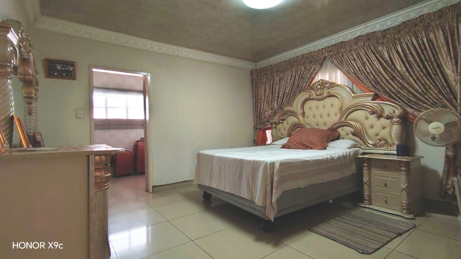 Commercial Property for Sale in Boltonwold Gauteng