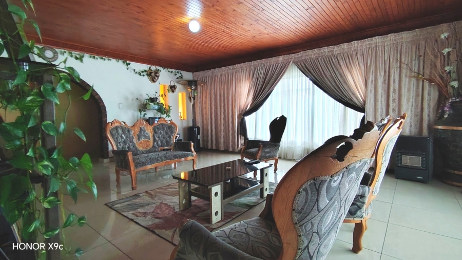 Commercial Property for Sale in Boltonwold Gauteng