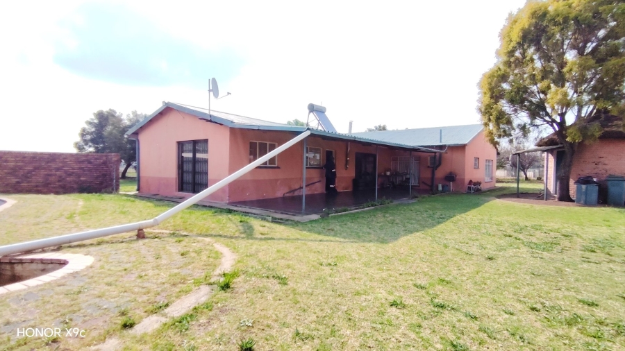 Commercial Property for Sale in Boltonwold Gauteng