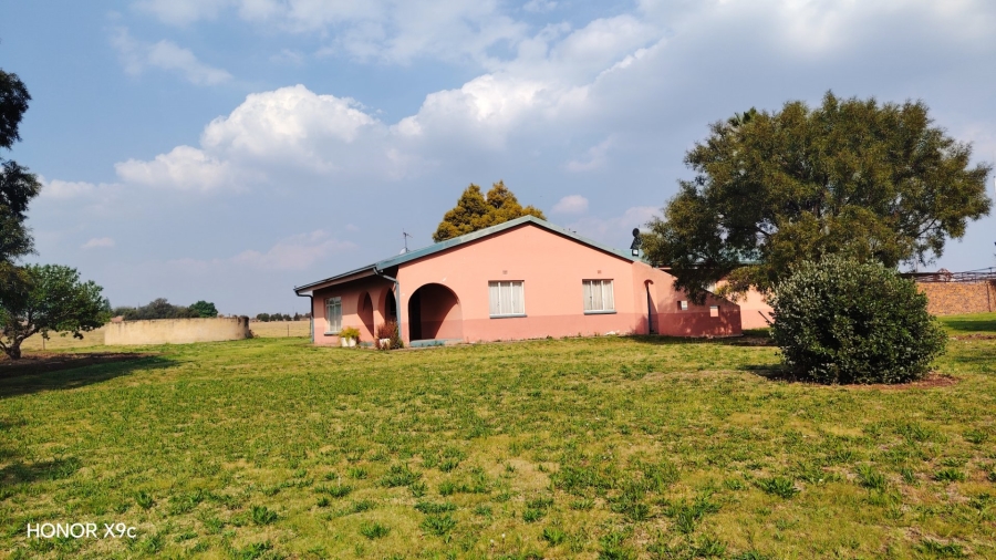 Commercial Property for Sale in Boltonwold Gauteng