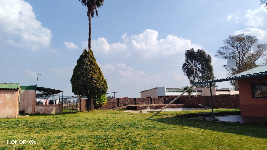Commercial Property for Sale in Boltonwold Gauteng