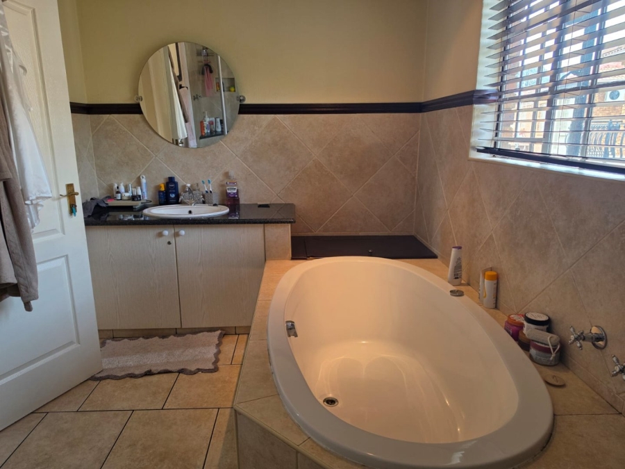 To Let 3 Bedroom Property for Rent in Bartlett Gauteng