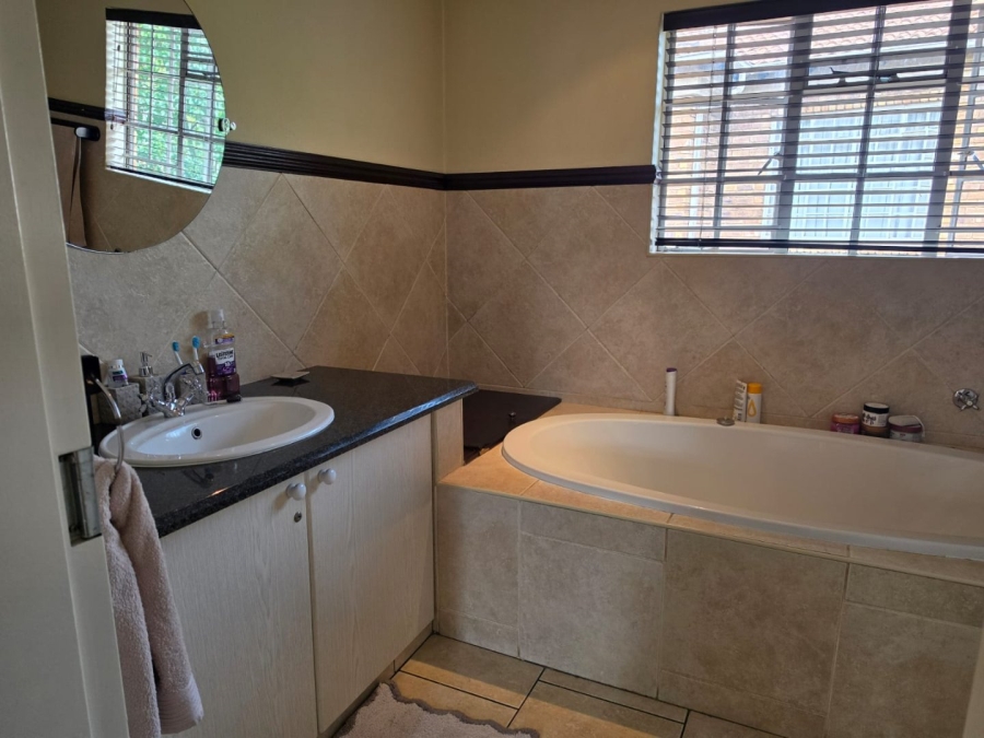 To Let 3 Bedroom Property for Rent in Bartlett Gauteng